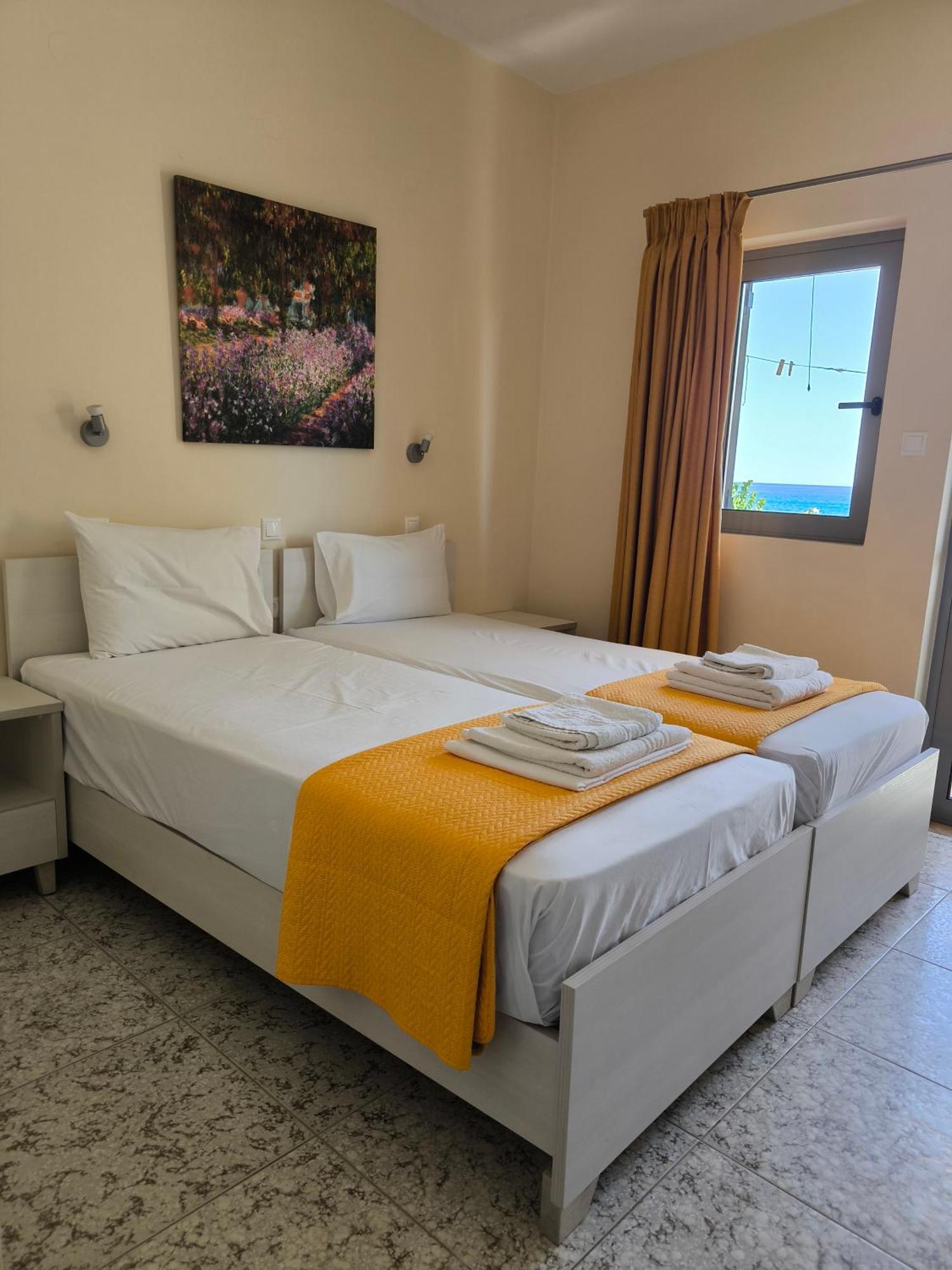 Alexia Rooms Palaiochora Habitación foto