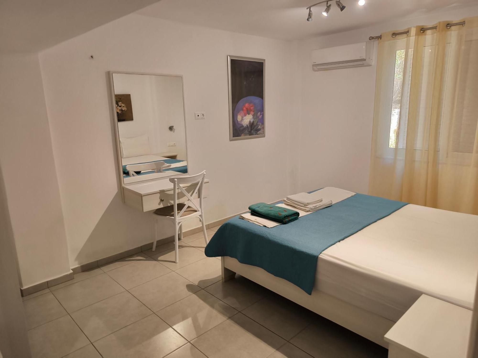 Alexia Rooms Palaiochora Exterior foto