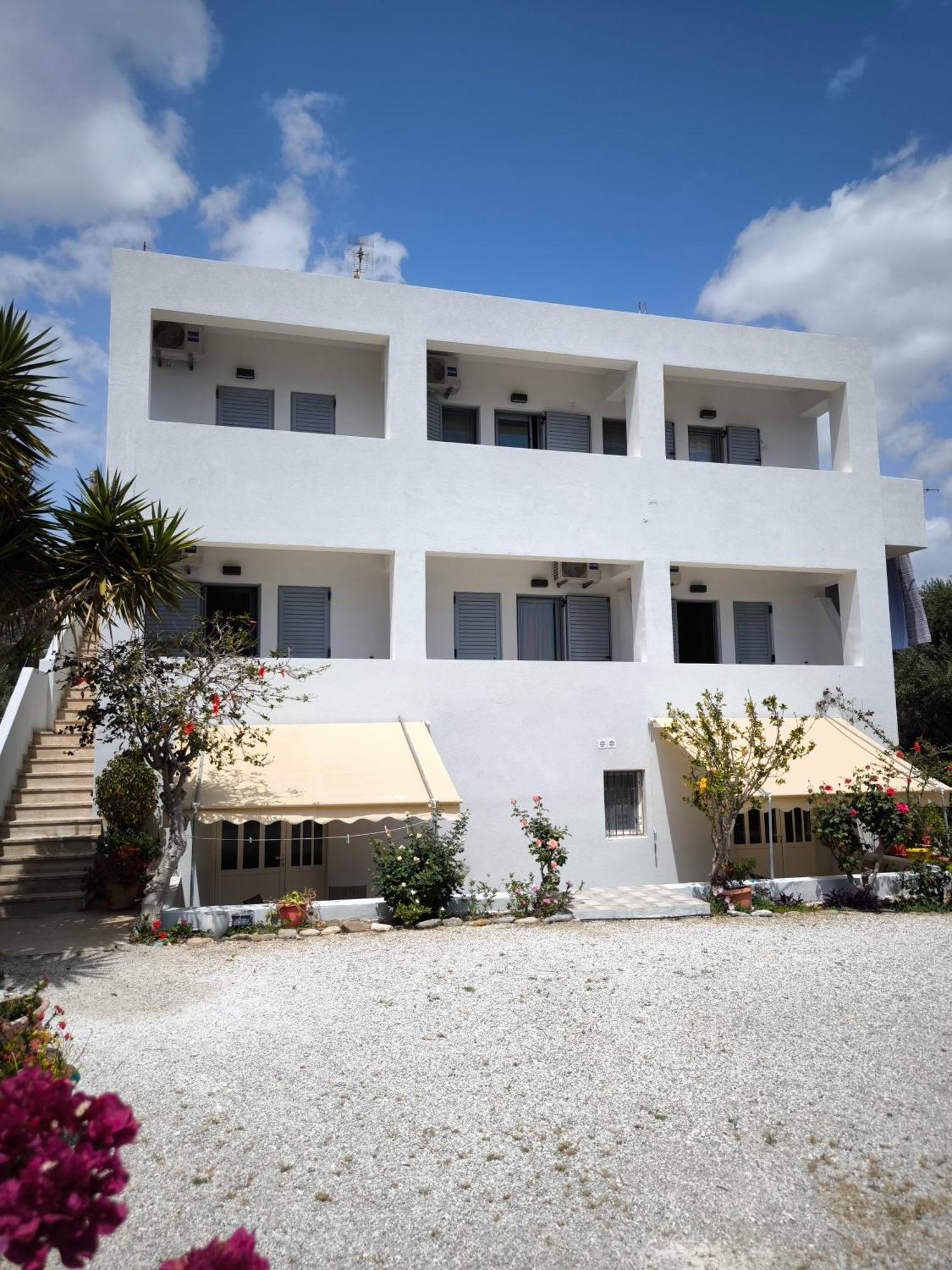 Alexia Rooms Palaiochora Exterior foto