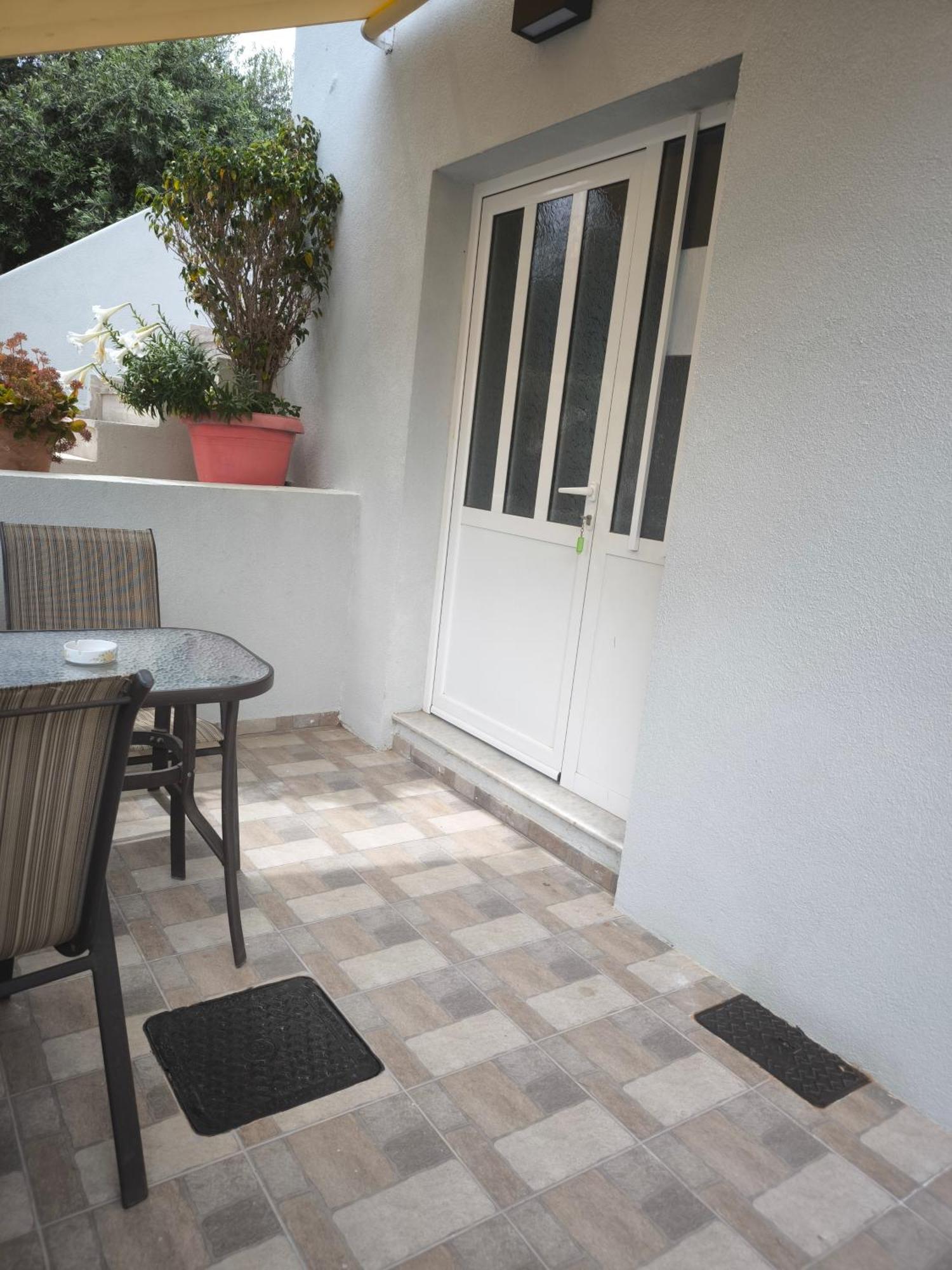 Alexia Rooms Palaiochora Exterior foto